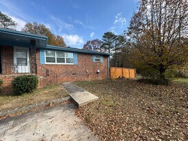 5069 Flint Hill Rd SW in Austell, GA - Building Photo