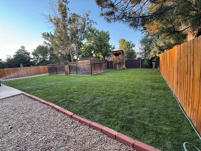 17925 E Prentice Dr in Centennial, CO - Foto de edificio - Building Photo