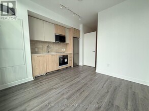 30 Dreamers Wy in Toronto, ON - Building Photo - Building Photo