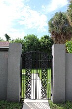 620 Oak St in Boynton Beach, FL - Building Photo - Building Photo