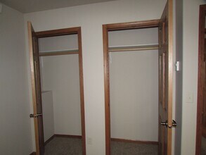 1350 E Oakland St in Rapid City, SD - Building Photo - Building Photo