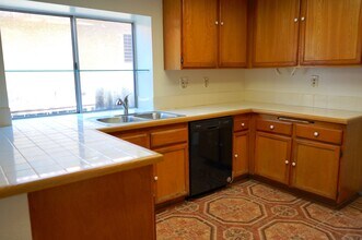 1898 Sandpiper Way in Perris, CA - Building Photo - Building Photo