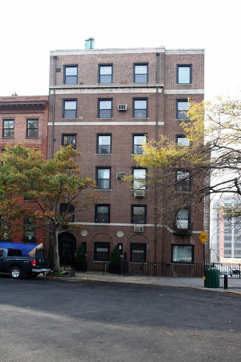 8 Remsen St in Brooklyn, NY - Foto de edificio