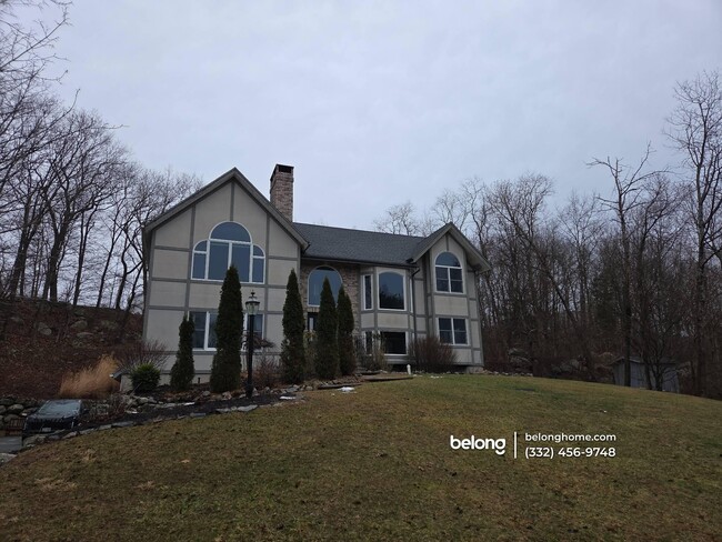 24 Table Rock Rd in Tuxedo Park, NY - Building Photo - Building Photo