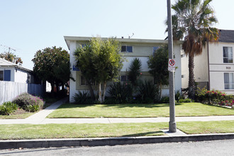 3408 Mentone Avenue in Los Angeles, CA - Building Photo - Building Photo