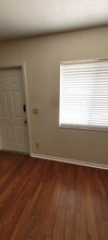 4611 Bayshore Dr, Unit O8 in Naples, FL - Building Photo - Building Photo