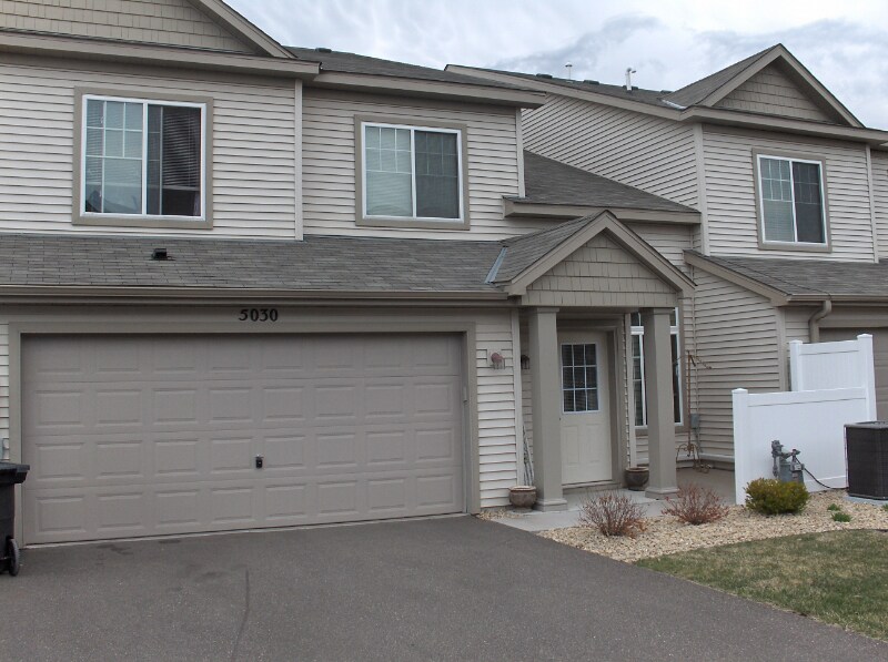 5030 207th St N in Forest Lake, MN - Building Photo