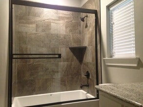 308 Candlewood Cir in Gainesville, TX - Building Photo - Building Photo