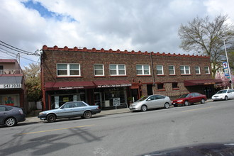 4427-4433 Wallingford Ave N in Seattle, WA - Building Photo - Building Photo