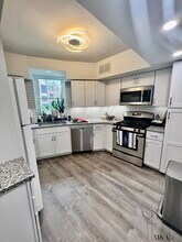 576 Washington St, Unit 7 in Brookline, MA - Building Photo - Building Photo