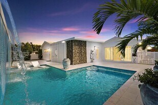 246 Elwa Pl in West Palm Beach, FL - Building Photo