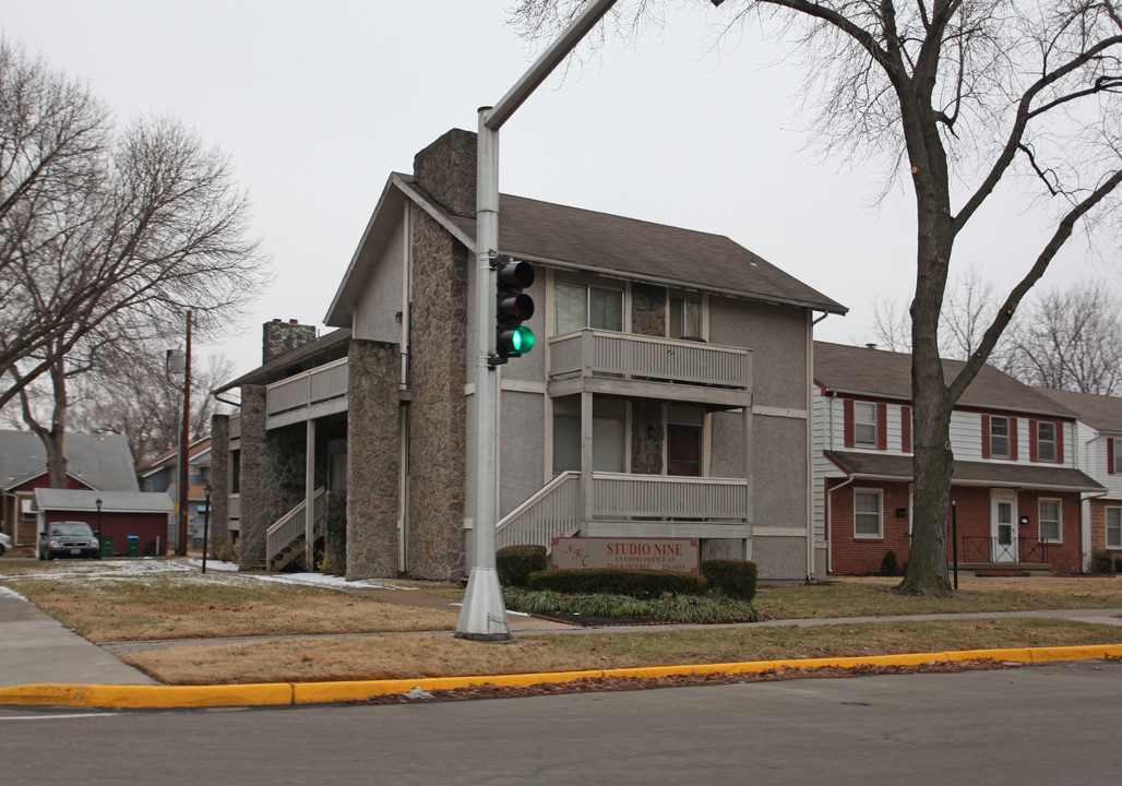 Studio Nine Apartments in North Kansas City, MO - Building Photo