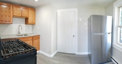 172 Centre Ave in Abington, MA - Building Photo - Building Photo