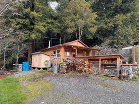 29 Butcher Ln in Mckinleyville, CA - Building Photo
