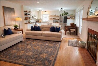 2752 Saddle Ridge Lake Dr in Marietta, GA - Building Photo - Building Photo