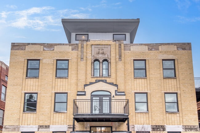 property at 4622 N Ashland Ave