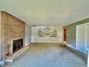 90 Grover Rd in Medford, MA - Building Photo - Building Photo