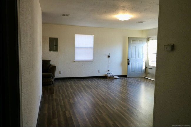 305 W Adler Ave, Unit 305 W Adler in Davis, OK - Building Photo - Building Photo