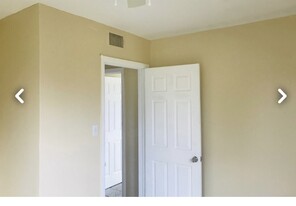 7121 Burnsville St in Englewood, FL - Building Photo