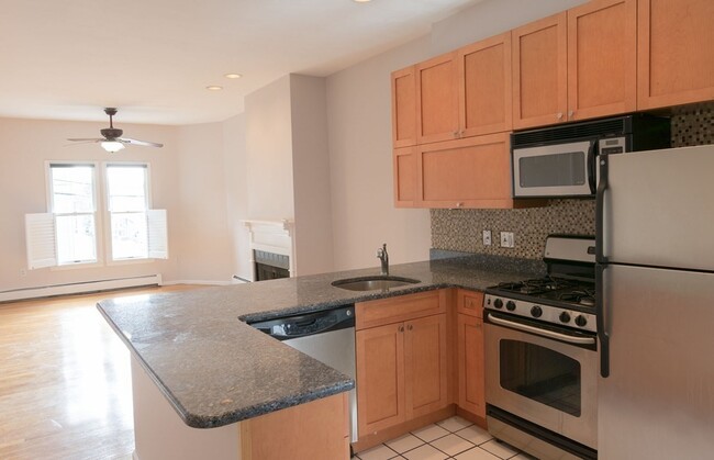 186 W 7th St, Unit 1