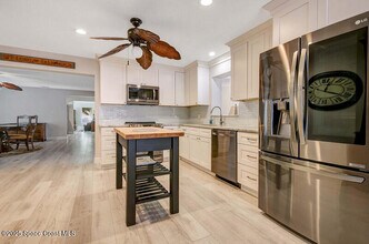 250 E Central Blvd in Cape Canaveral, FL - Building Photo - Building Photo