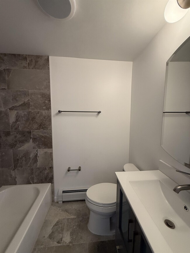 31 Alan Terrace in Jersey City, NJ - Building Photo - Building Photo