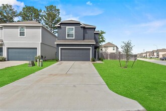 22211 Grand Majestic Dr in Houston, TX - Building Photo - Building Photo