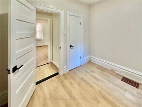 162 Ivy Crescent in Ottawa, ON - Building Photo - Building Photo