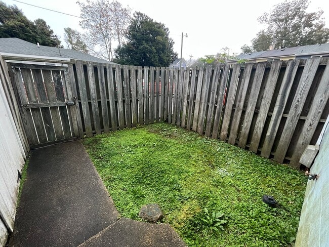 608 W Church St in Elizabeth City, NC - Building Photo - Building Photo