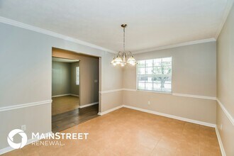 1113 Grove Park Dr S in Orange Park, FL - Foto de edificio - Building Photo