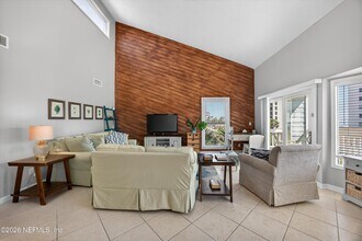 724 1st St S in Jacksonville Beach, FL - Building Photo - Building Photo