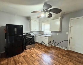 600 S Cedar Ave in Independence, MO - Building Photo - Building Photo
