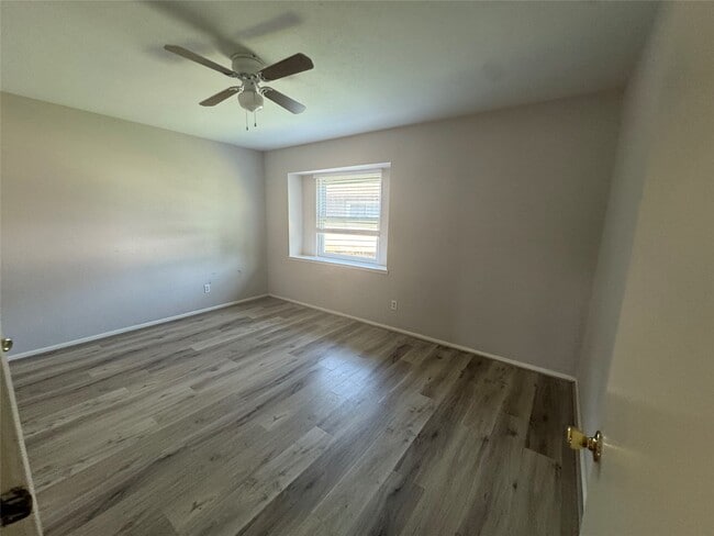 property at 3842 Willow Springs Ln