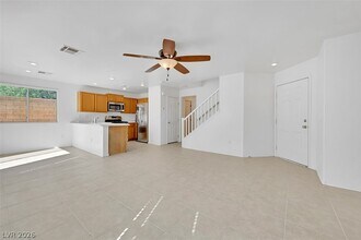 9986 Erie Stream Way in Las Vegas, NV - Building Photo - Building Photo