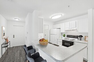 Newnan Crossing in Newnan, GA - Building Photo - Building Photo