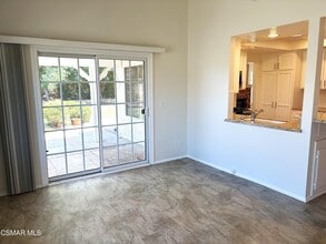5531 Barnard St in Simi Valley, CA - Foto de edificio - Building Photo