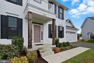 8193 Major Watters Ct in Warrenton, VA - Building Photo - Building Photo