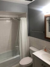 8137 Marion Dr, Unit 2 Floor in Justice, IL - Foto de edificio - Building Photo