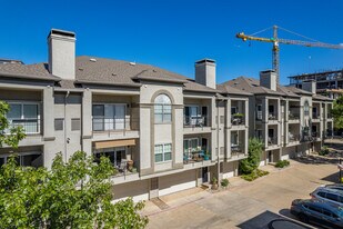 Topaz Townhomes in Uptown in Dallas, TX - Building Photo