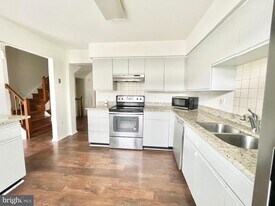 509 Dakota Dr in Herndon, VA - Building Photo