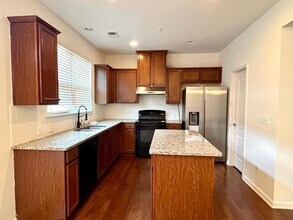 6355 Story Cir in Norcross, GA - Foto de edificio - Building Photo