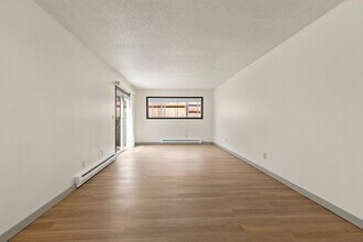 2929 SE Washington St in Portland, OR - Building Photo - Building Photo