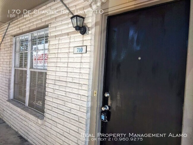170 De Chantle Rd-Unit -Unit 710 in San Antonio, TX - Building Photo - Building Photo