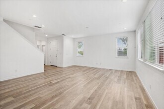4073 Gloster Way in Sacramento, CA - Building Photo - Building Photo