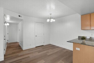 Clinton Towne Center Apartments in Clinton, UT - Foto de edificio - Building Photo