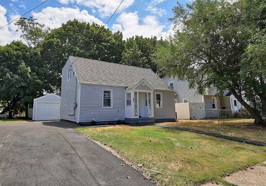 405 Ruth St in Bridgeport, CT - Building Photo