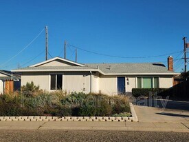 2417 Foust St in Marysville, CA - Building Photo