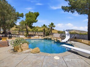 35640 Dormer Rd in Agua Dulce, CA - Foto de edificio - Building Photo