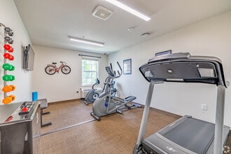 Fox Run Senior Apartments in Crystal Lake, IL - Building Photo - Building Photo