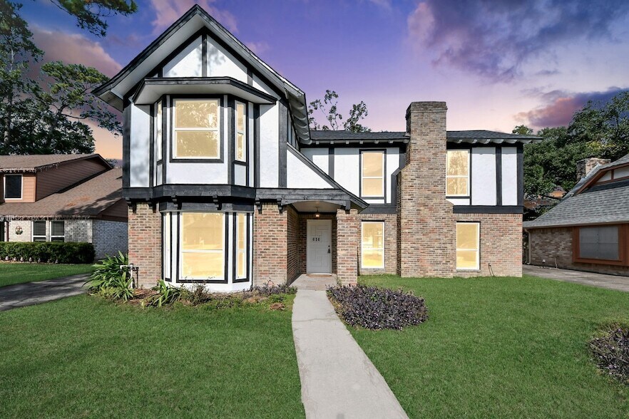 616 S Rivershire Dr in Conroe, TX - Foto de edificio